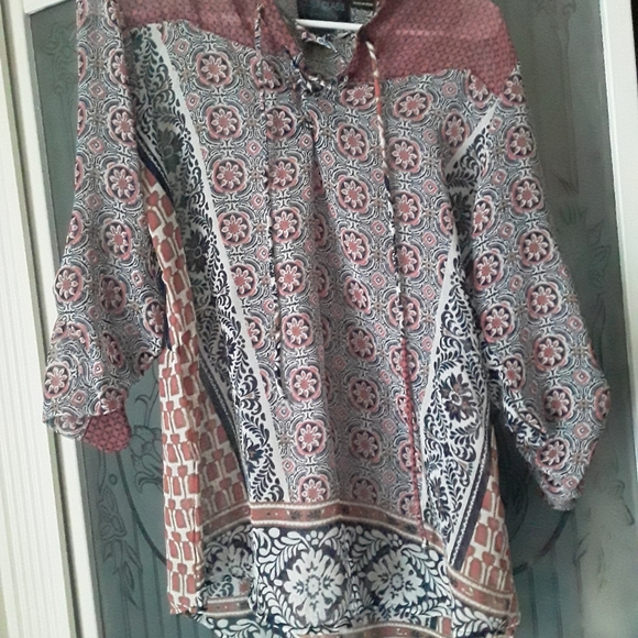 Maternity top - Picture 2 of 3